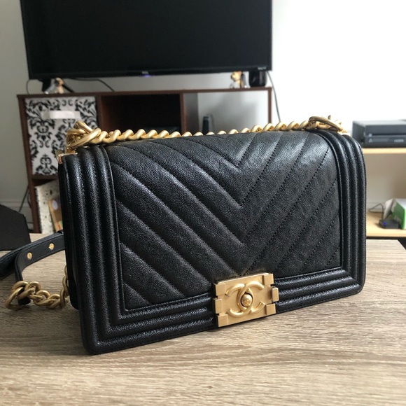 Chanel medium boy bag GHW chevron - Picture 3 of 9